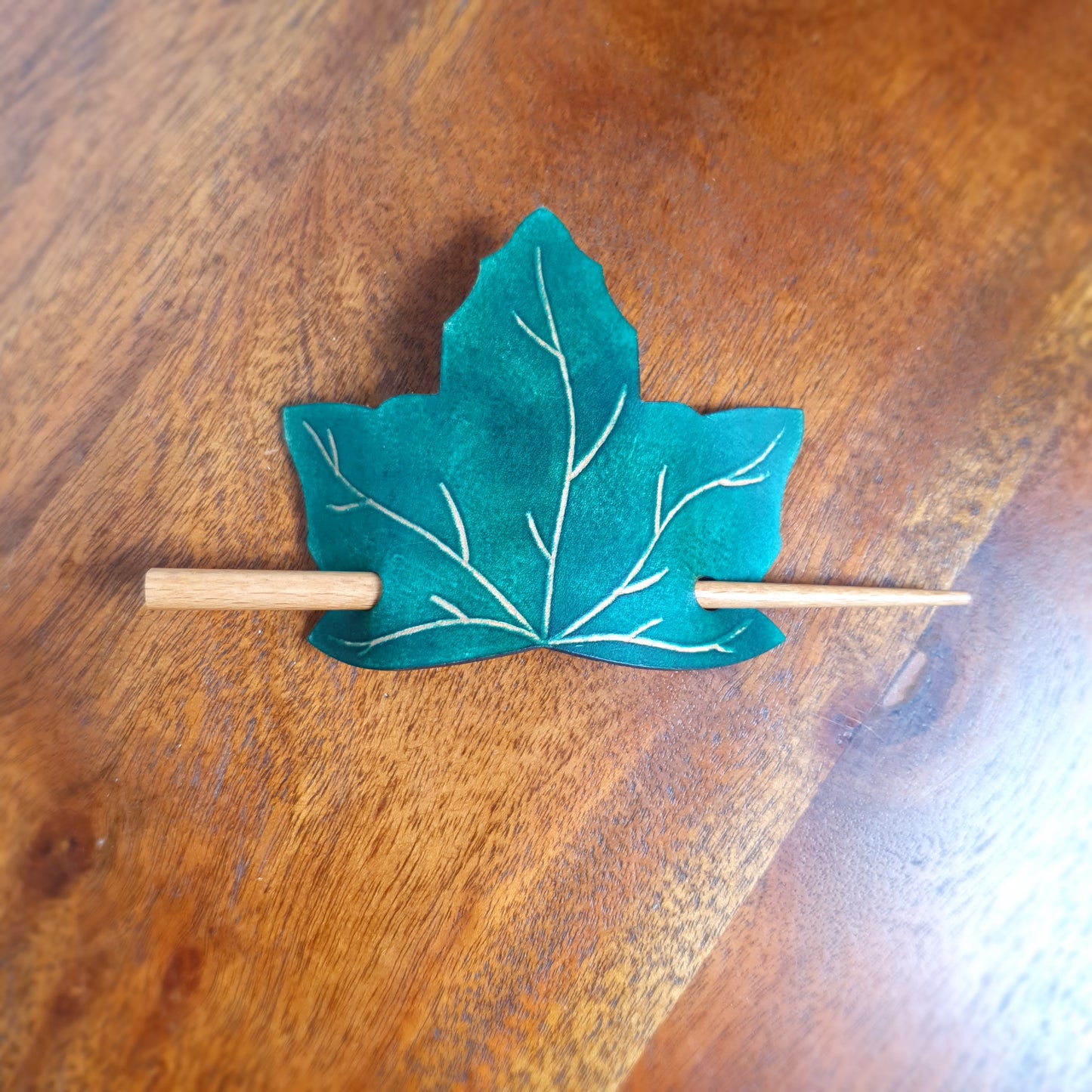 Maple hair clip