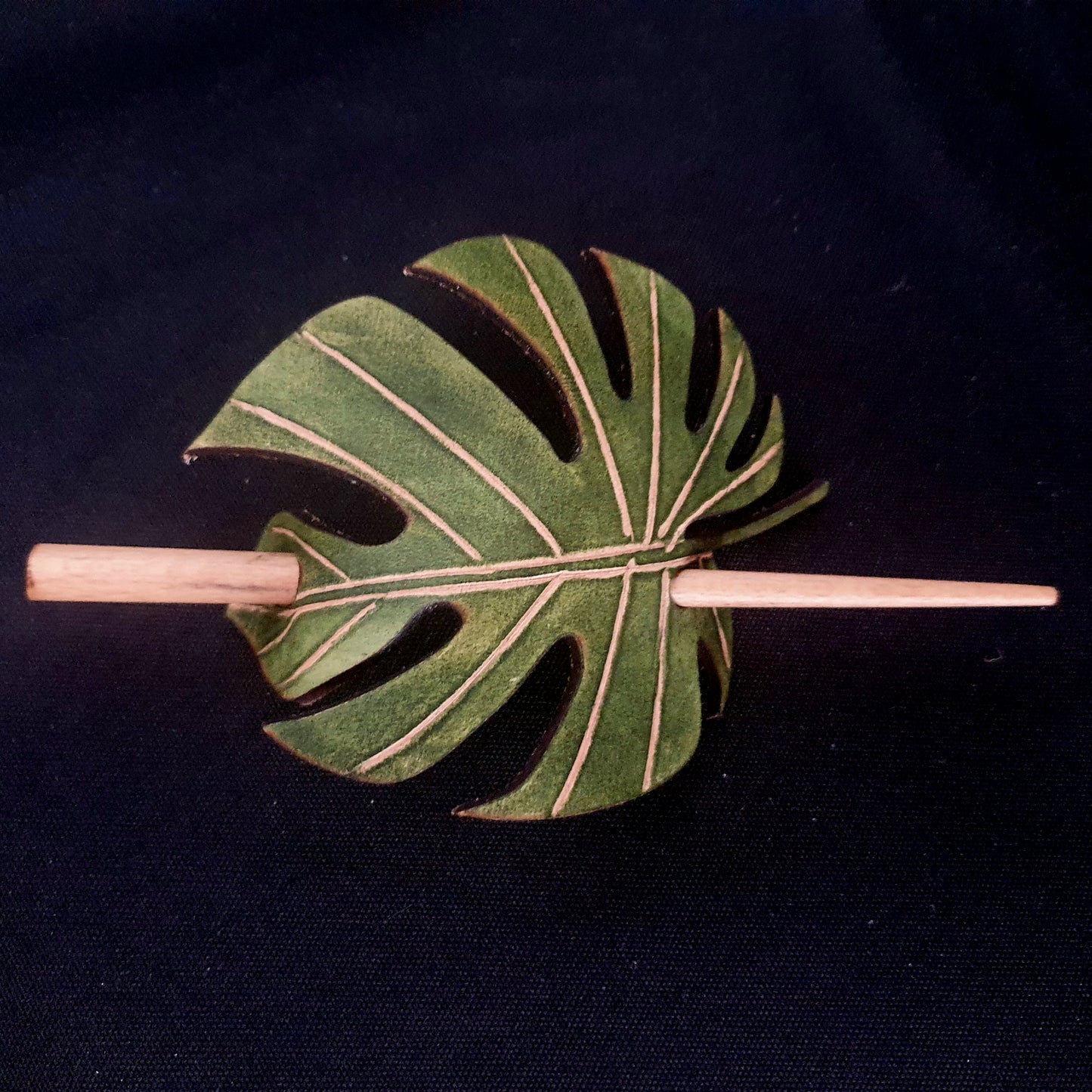 Monstera hair clip
