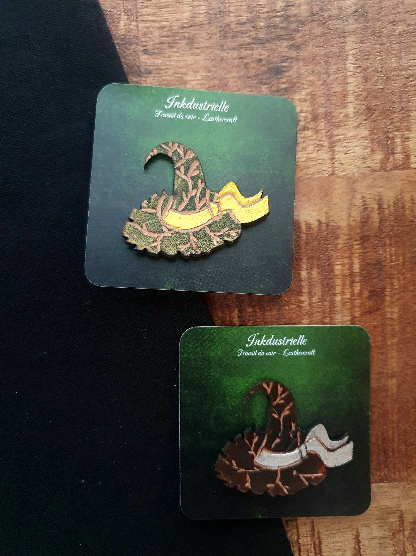 Pins fait main en cuir